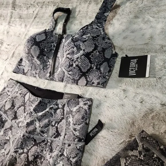 NWT Victoria's Sport Incredible Knockout Bra and Knockout Tight Set Size 34D/S - Picture 2 of 10